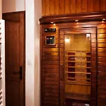 Konukevi Chateau Latour Segur &