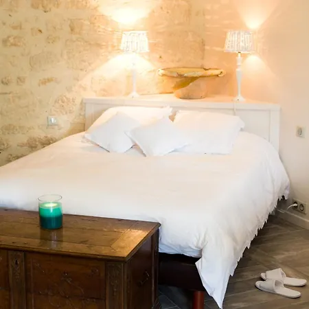 Chateau Latour Segur & ゲストハウス 3*