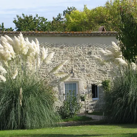 Chateau Latour Segur & 3* Lussac