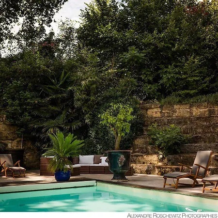 Chateau Latour Segur & ゲストハウス 3*