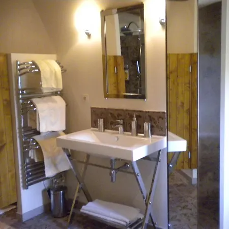 Chateau Latour Segur & Guest house 4*