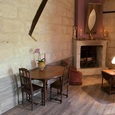 Chateau Latour Segur & 4* Lussac (Gironde)