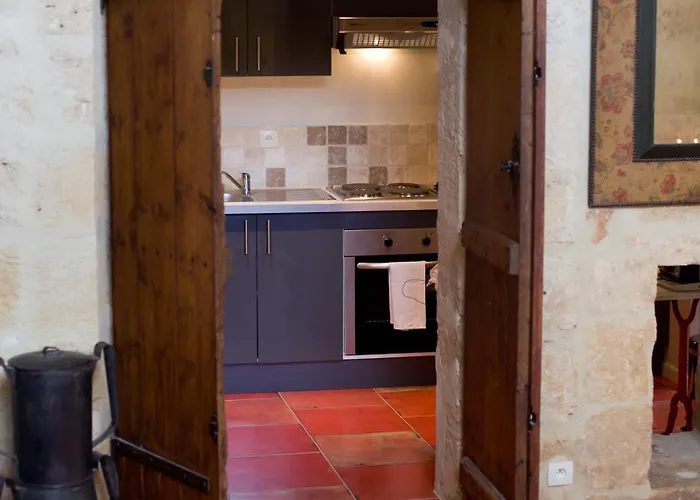 Chateau Latour Segur & Pensión Lussac (Gironde)